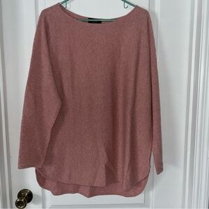 Oversized Cashmere Sweater to complete your cozy MOMBOY street style look